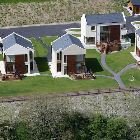 Castle Quay Villa Ballinadee ภายนอก รูปภาพ