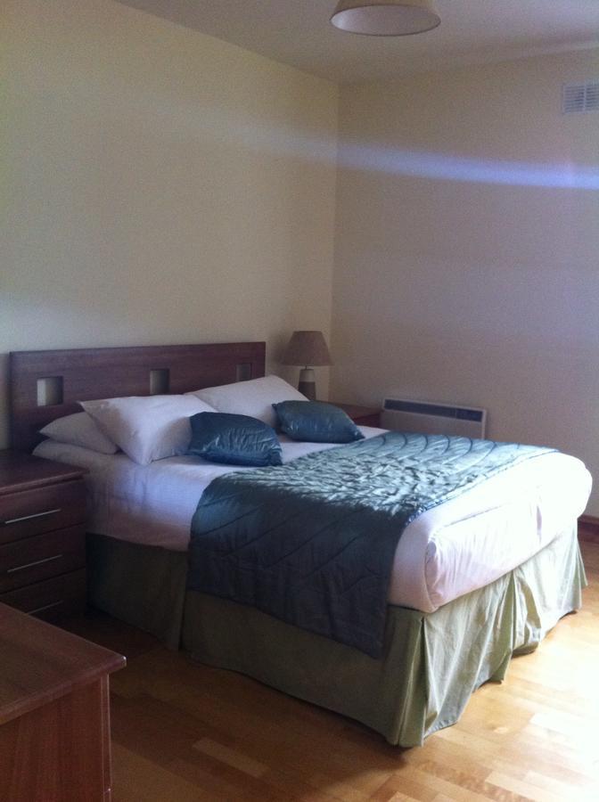 Castle Quay Villa Ballinadee ภายนอก รูปภาพ